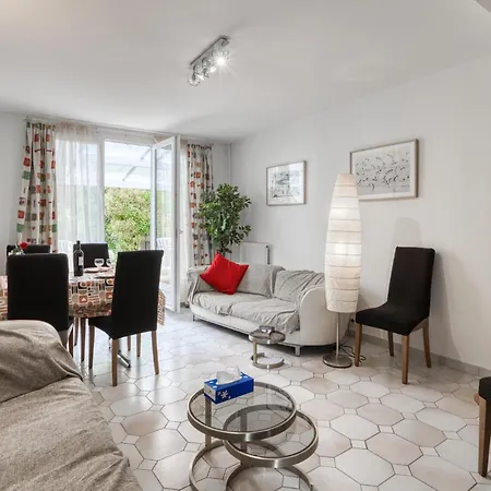 Дом отдыха 3 Bedroom Lovely In