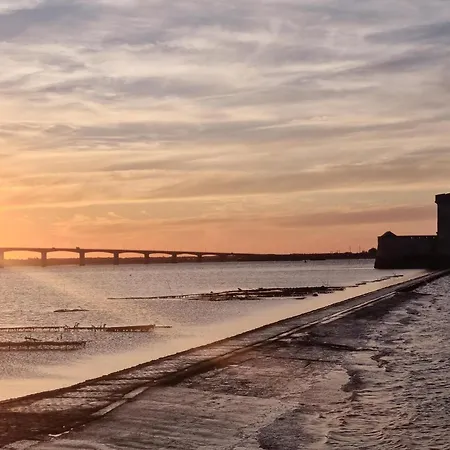 3 Bedroom Awesome In Дом отдыха *