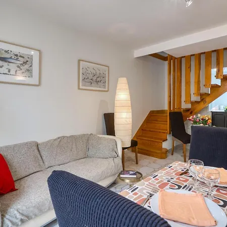 3 Bedroom Lovely Home In Lagord * Lagord