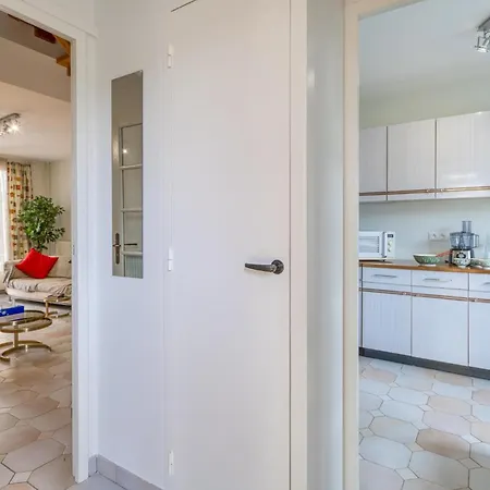 Hébergement de vacances 3 Bedroom Lovely Home In Lagord